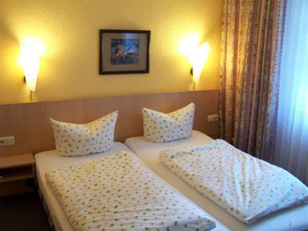 Hotel Goldenes Fass Würzburg Esterno foto